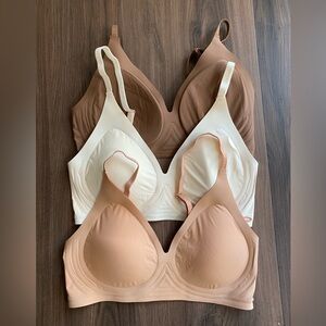 NWOT 3 Danskin Gel Bonded Wireless Bras Women’s size Medium White/Brown/Nude